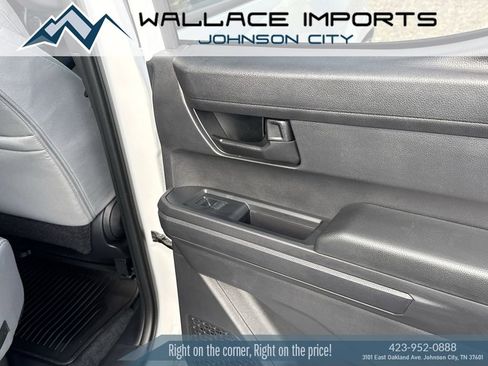 Used 2025 Toyota Tacoma SR5 image 41