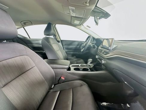 Used 2024 Nissan Altima 2.5 SV image 26