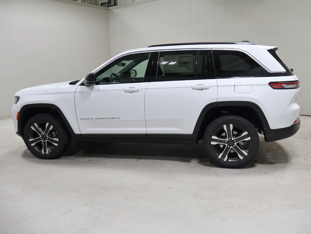 New 2027 Jeep Grand Cherokee Limited AWD/4WD image 4