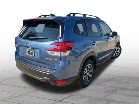 Used 2023 Subaru Forester Premium image 6