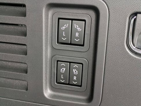 New 2026 Chevrolet Traverse High Country image 34