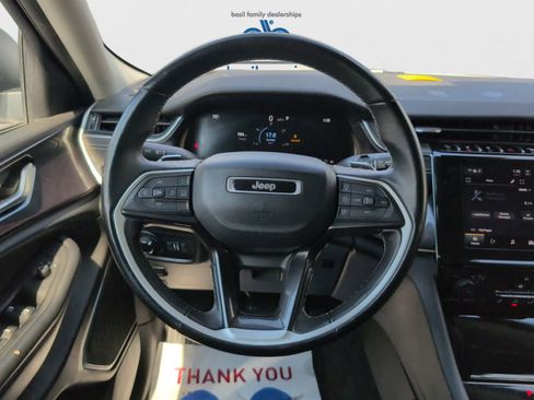 Used 2022 Jeep Grand Cherokee L Laredo w/ Luxury Tech Group I AWD/4WD image 17