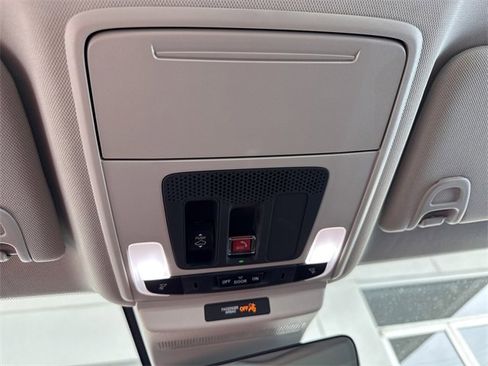 Certified 2025 Honda Accord Touring image 27