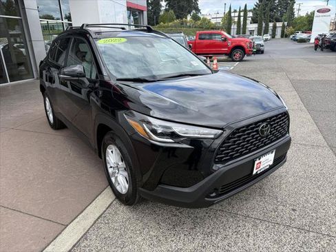 Certified 2022 Toyota Corolla Cross LE AWD/4WD image 10