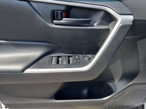 Certified 2022 Toyota RAV4 LE AWD/4WD image 14