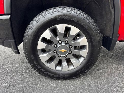 Used 2023 Chevrolet Silverado 2500 Custom w/ Custom Value Package AWD/4WD image 13