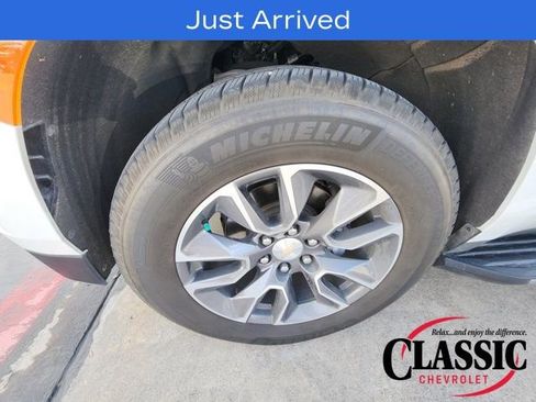 Used 2021 Chevrolet Tahoe LT w/ Luxury Package image 17