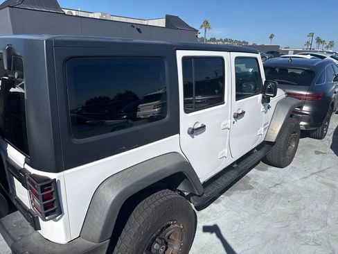 Used 2015 Jeep Wrangler Unlimited Sport w/ Max Tow Package AWD/4WD image 4