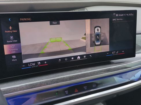 Used 2024 BMW i7 eDrive50 w/ M Sport Package RWD image 25