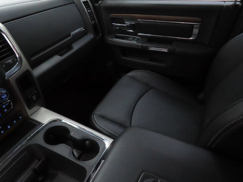 Used 2017 RAM 1500 Laramie w/ Convenience Group AWD/4WD image 19