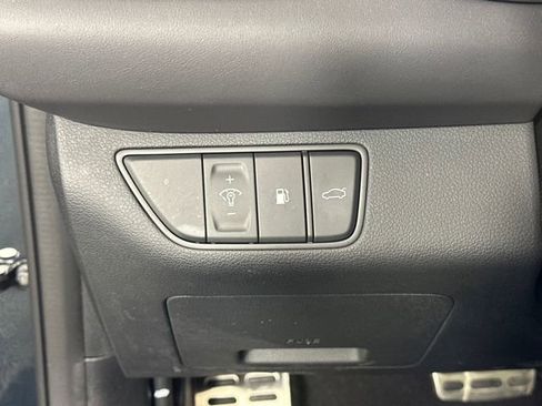 Used 2023 Genesis G70 2.0T w/ Sport Prestige Package image 19