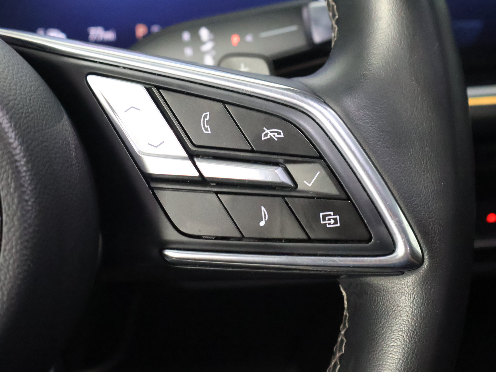 Used 2024 Buick Envision Preferred AWD/4WD image 37