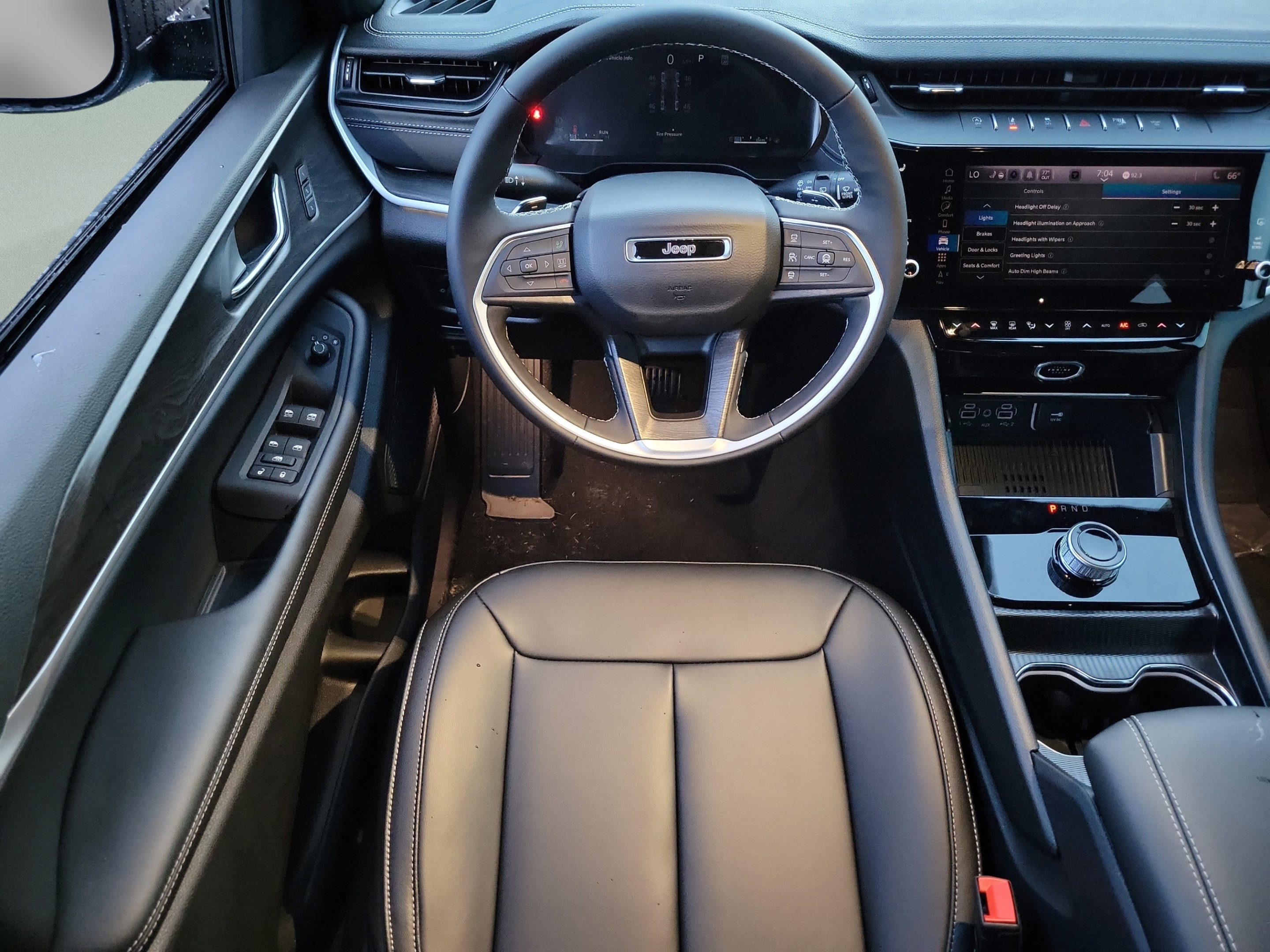 New 2027 Jeep Grand Cherokee Limited w/ Limited Altitude Package RWD image 8