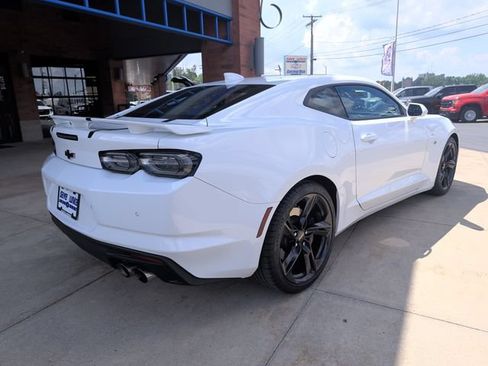 Used 2019 Chevrolet Camaro SS RWD image 9
