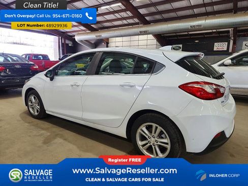 Used 2018 Chevrolet Cruze LT w/ Convenience Package FWD image 3