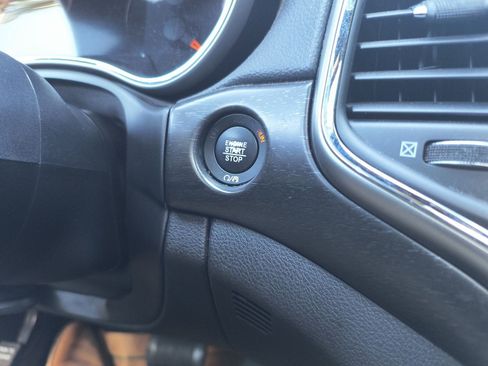 Used 2018 Jeep Grand Cherokee Altitude image 15