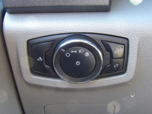 Used 2020 Ford F250 XL w/ Power Equipment Group image 19