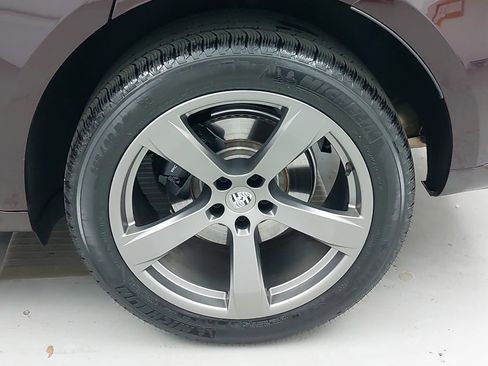 Certified 2025 Porsche Macan image 36