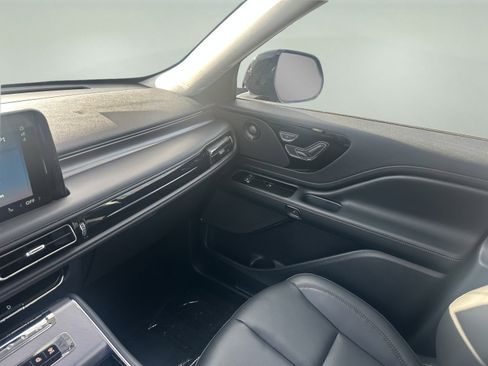 New 2026 Lincoln Aviator AWD image 15