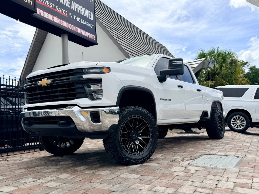 Used 2024 Chevrolet Silverado 2500 W/T w/ WT Convenience Package RWD image 3