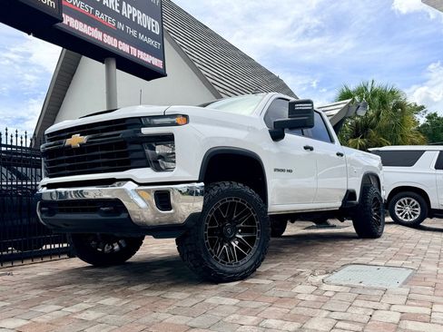 Used 2024 Chevrolet Silverado 2500 W/T w/ WT Convenience Package RWD image 3