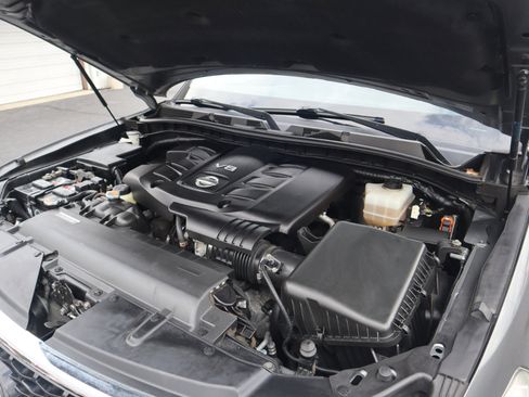 Used 2017 Nissan Armada Platinum image 36