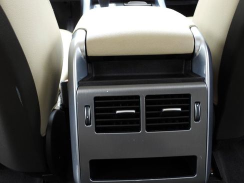 Used 2019 Land Rover Range Rover Sport SE image 44