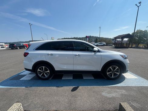 Used 2020 Kia Sorento AWD V6 image 6