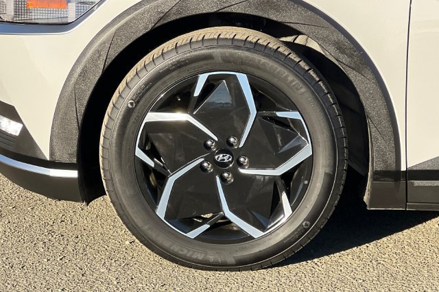 Certified 2024 Hyundai Ioniq 5 SEL RWD image 35