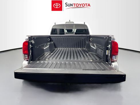 Used 2023 Toyota Tacoma SR AWD/4WD image 33