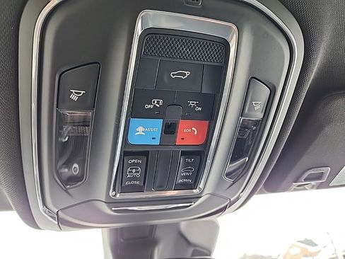 Certified 2024 Jeep Grand Cherokee Altitude image 24