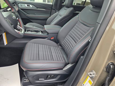 New 2026 Ford Explorer ST-Line w/ ST-Line Street Pack AWD/4WD image 16