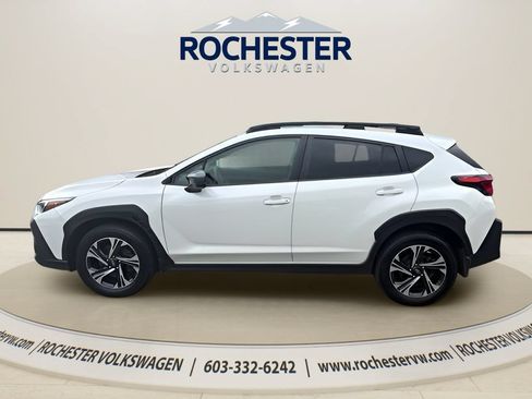 Used 2024 Subaru Crosstrek 2.0i Premium AWD/4WD image 3