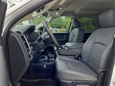 Used 2016 RAM 3500 Tradesman image 11