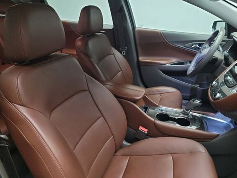 Used 2018 Chevrolet Malibu Premier w/ Premier Sun and Wheel Package FWD image 21