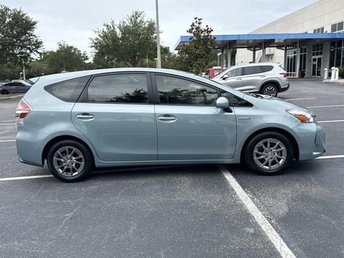 Used 2017 Toyota Prius V Four FWD image 3