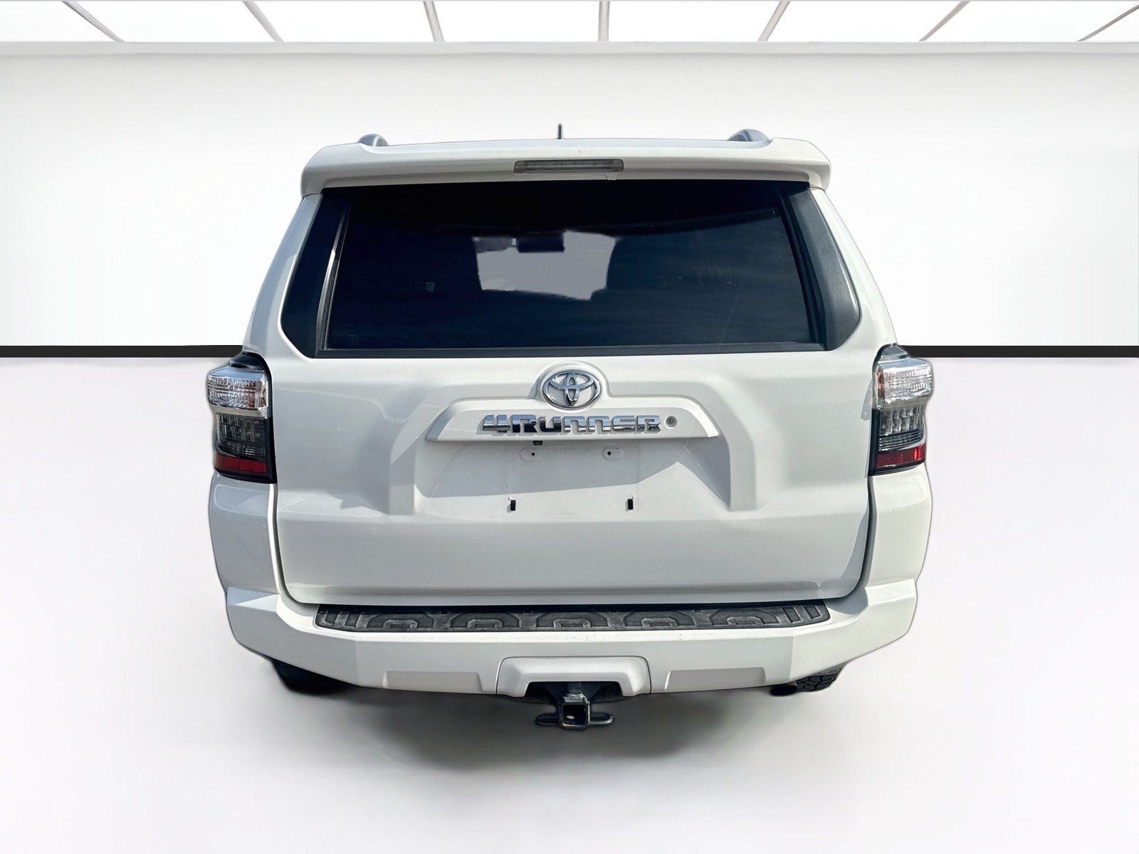 Used 2016 Toyota 4Runner SR5 AWD/4WD image 5