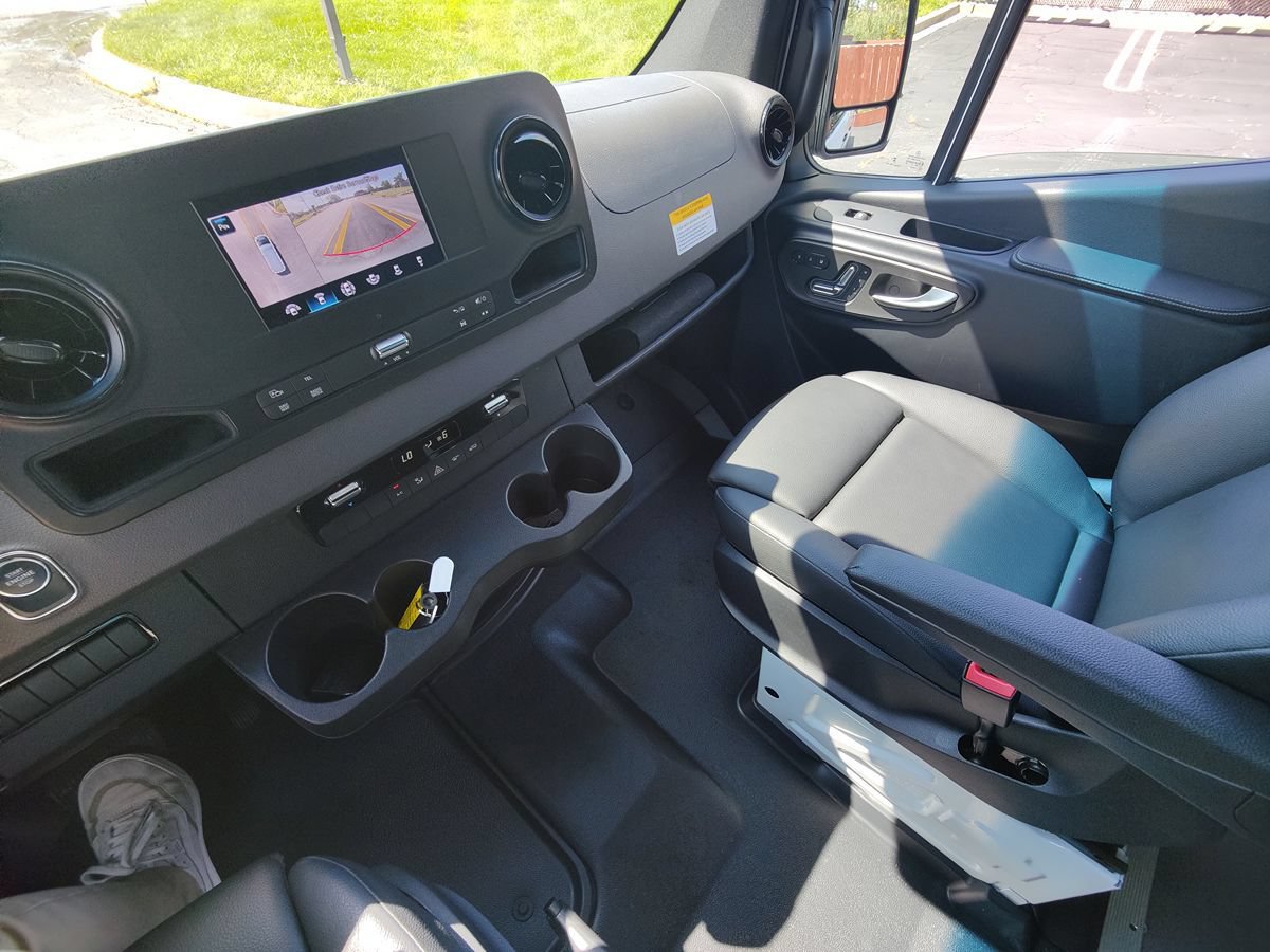 Used 2023 Mercedes-Benz Sprinter 2500 image 33