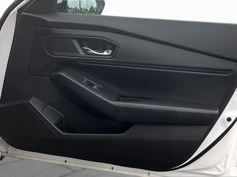 Used 2023 Honda Accord EX image 22