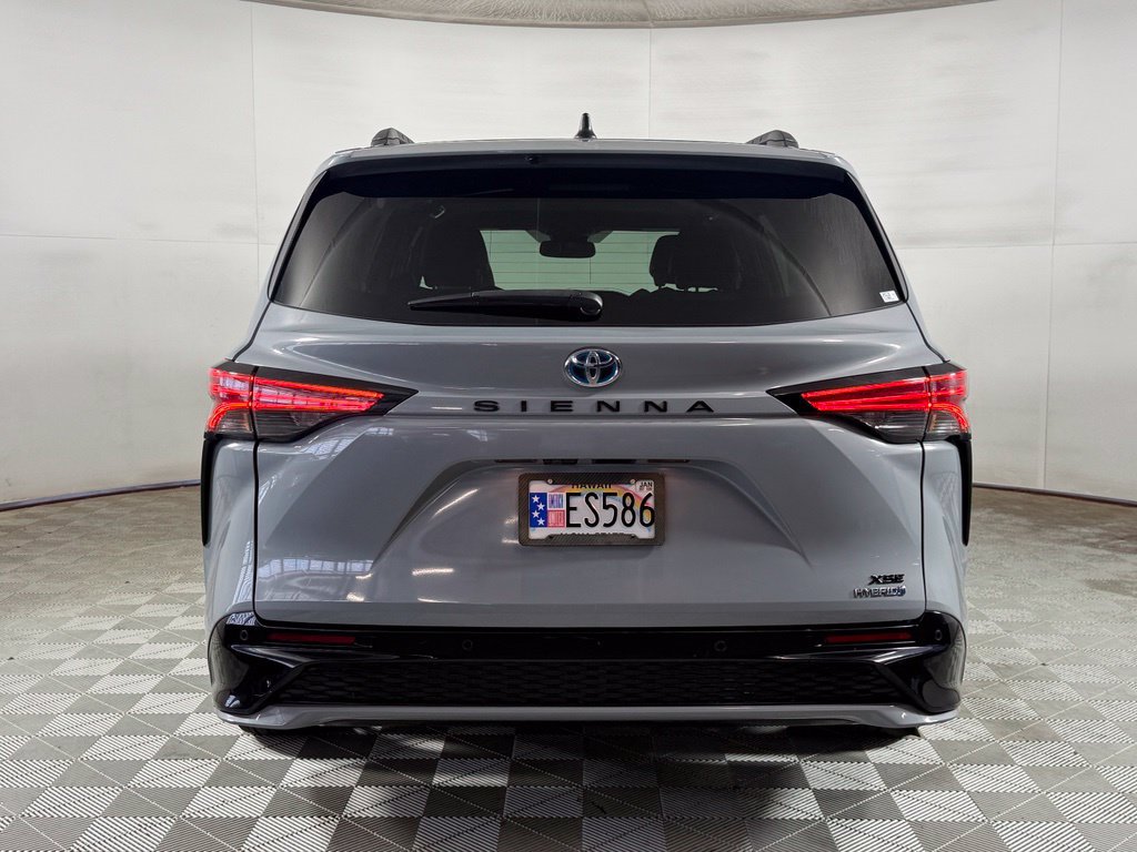 Used 2024 Toyota Sienna XSE FWD image 6