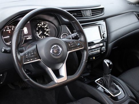 Certified 2019 Nissan Rogue SV w/ Premium Package image 27