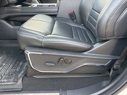 New 2026 Ford F250 Platinum w/ FX4 Off-Road Package image 14