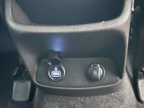 Used 2020 Hyundai Santa Fe SE image 60