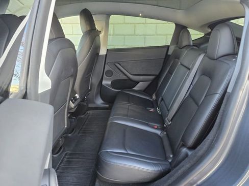 Used 2022 Tesla Model Y Performance image 29