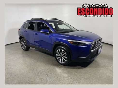 Certified 2023 Toyota Corolla Cross XLE FWD image 1