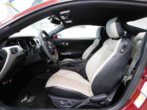 Used 2015 Ford Mustang Premium RWD image 32