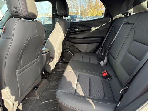 Used 2023 Chevrolet TrailBlazer RS image 11