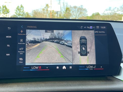 Used 2025 BMW X1 xDrive28i w/ Technology Package image 4