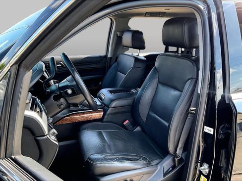 Used 2018 Chevrolet Tahoe Premier RWD image 8