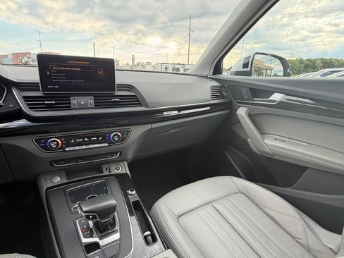 Used 2020 Audi Q5 e Premium Plus AWD/4WD image 15